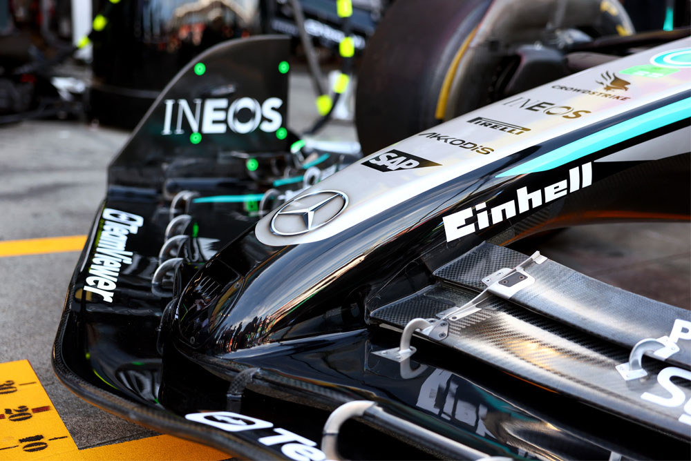 Dirkalnik Formule 1 z blagovno znamko Einhell.