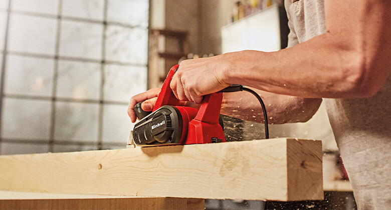 electric planer in side perspective